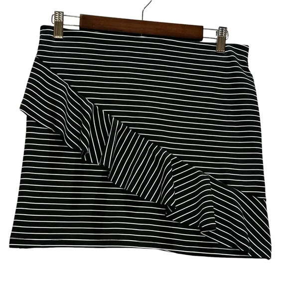 Zara Dresses & Skirts - Zara Trafaluc Skirt Mini Stretch Ruffle Pull On Black and White Stripe Medium
